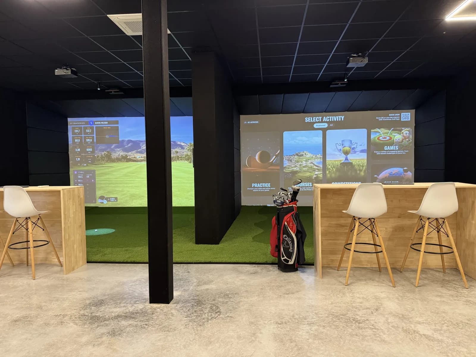 De twee Trackman-bays van Balanss Indoor Golf
